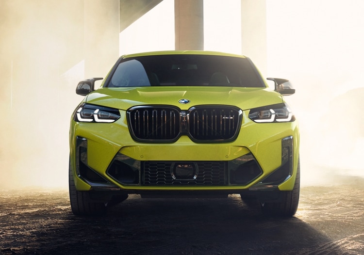 Front detail of BMW X4 M with redesigned front bumper and M-specific double-bar kidney grille