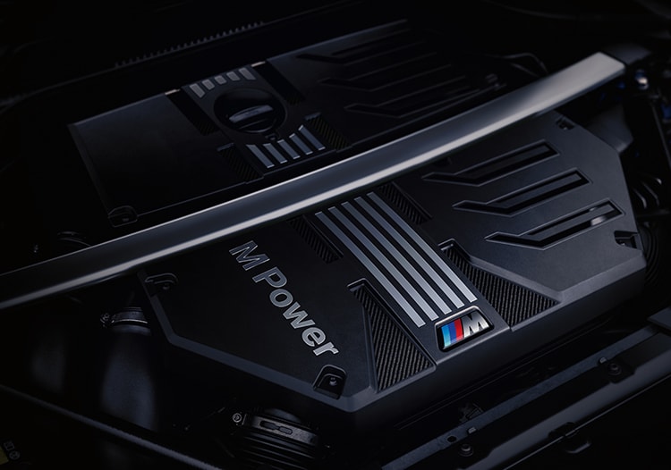 Detail of the BMW M TwinPower Turbo inline 6-cylinder engine in the 2025 BMW X4 M
