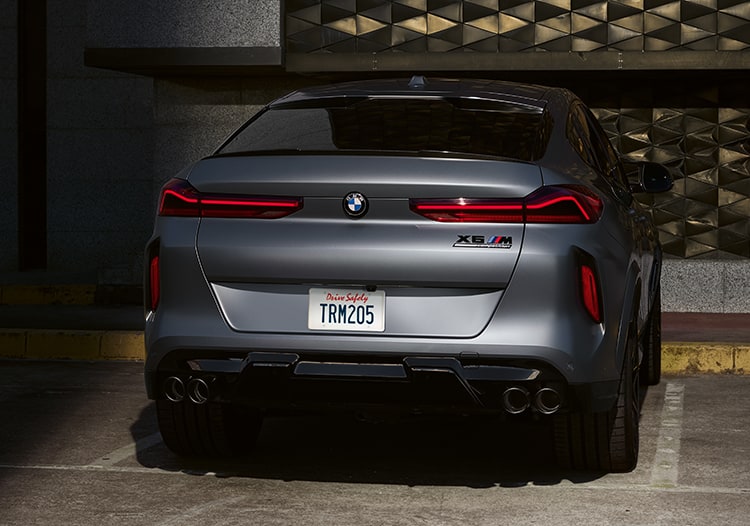 Rear shot of the 2026 BMW X6 M Competition