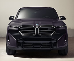 The front of the BMW XM by Kith, featuring the kidney grilles with limited edition badging